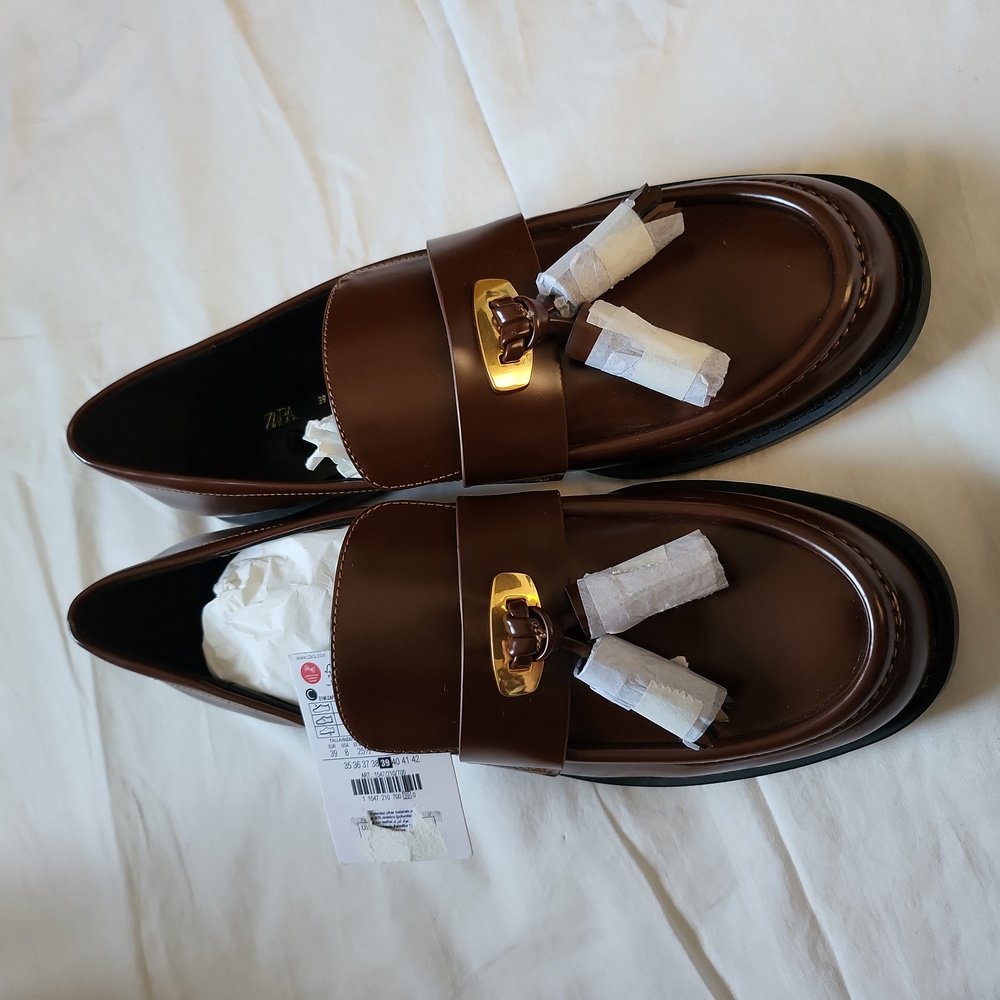 Women's moccasins